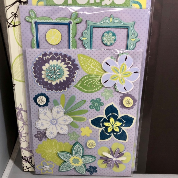 K&COMPANY SCRAPBOOK KIT with 49 Pieces - Picture 12 of 16